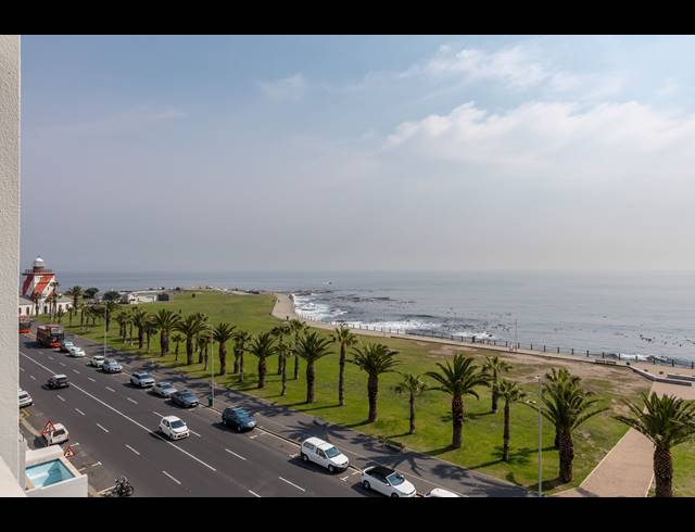2 BEDROOM APARTMENT TO LET IN MOUILLE POINT